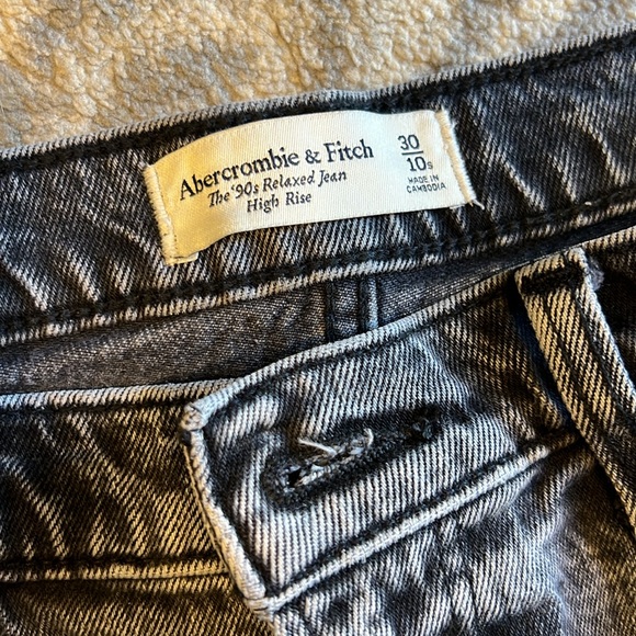 Black Abercrombie & Fitch jeans - Picture 3 of 4